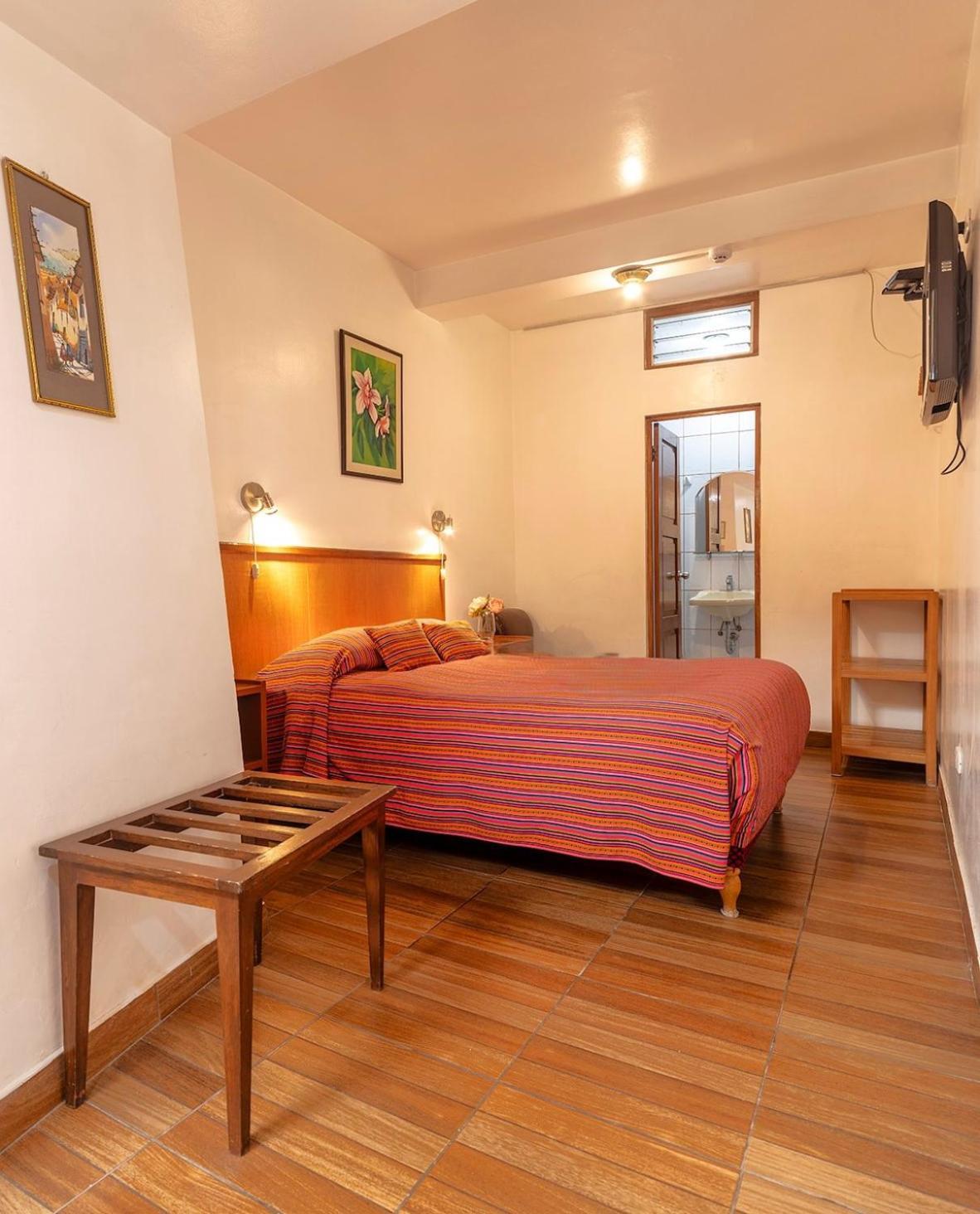 Saphi Inn Cusco - Excelente Ubicacion Zewnętrze zdjęcie